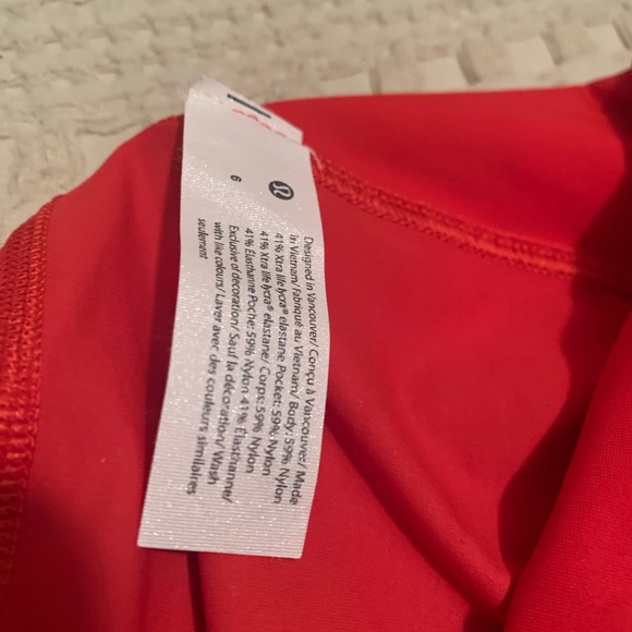 Lululemon Red Train to Beach High Rise biker short 10” sold out! Size 6 - Picture 7 of 9